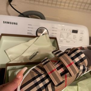 Burberry shoes